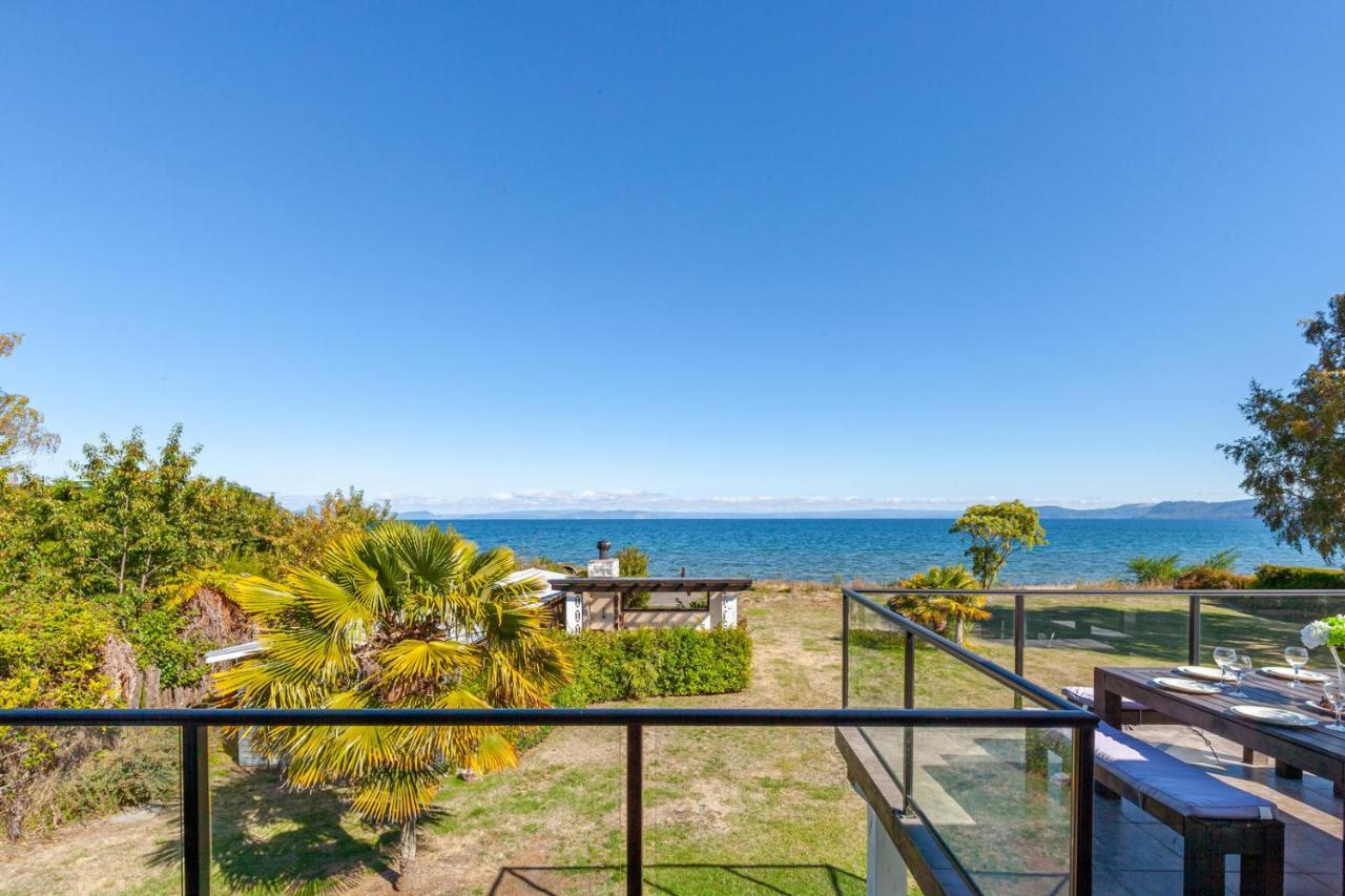Lakefront Villa - Waitahanui Holiday Home Exteriör bild